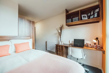 Classic En Suite at Lomax Halls, 17 Hill Street, Stoke, ST41NL - Image 2